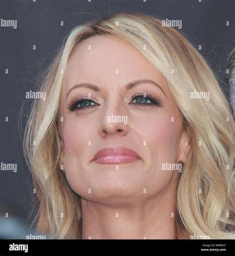 4.561 Fotos und hochauflösende Bilder zu Stormy Daniels Fotos